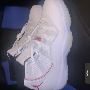 Nike men’s Air Jordan Retro 11 Basketball